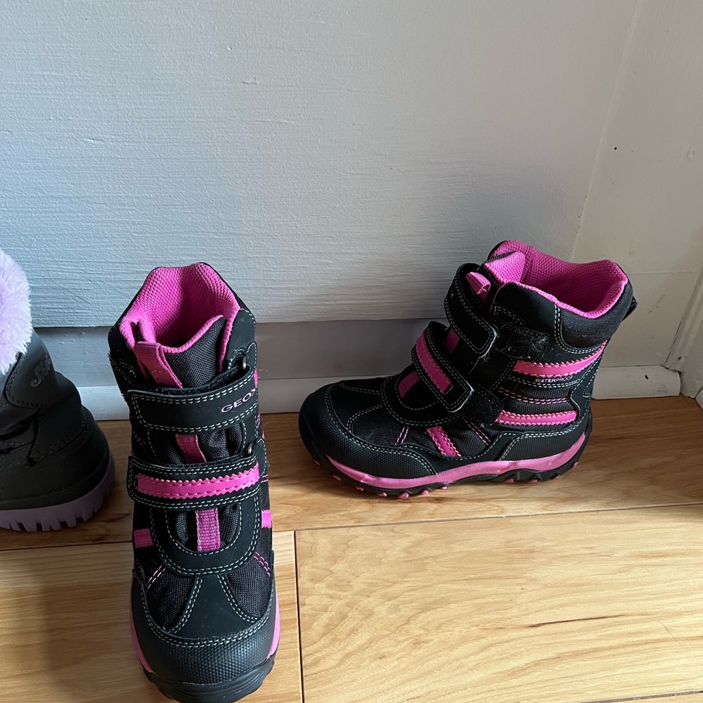 Geox winter water resistant boots for girls size 11. European size 29